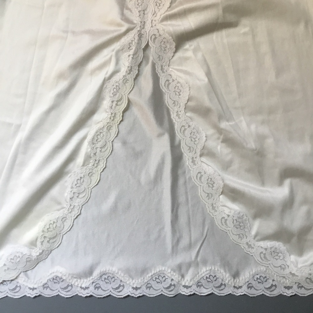 Vintage White Lace-Trim Half Slip - Picture 2 of 3